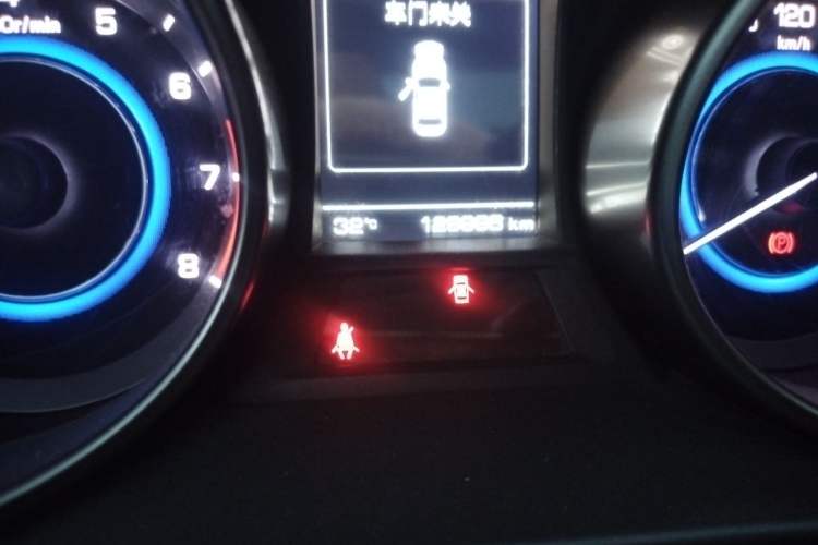 Used CHANGAN Eado 2016 1.6L Automatic Junku Model Odometer Close Up