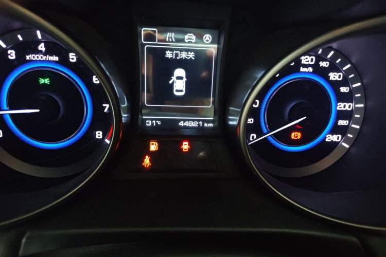 Used CHANGAN Eado 2016 1.6L Manual Junku Model Odometer Close Up