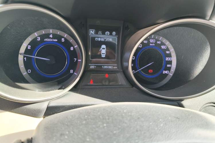 Used CHANGAN Eado 2016 1.6L Automatic Trend Model Odometer Close Up