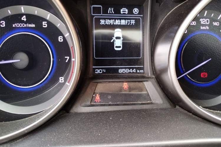 Used CHANGAN Eado 2016 1.6L Manual Fashion Edition Odometer Close Up