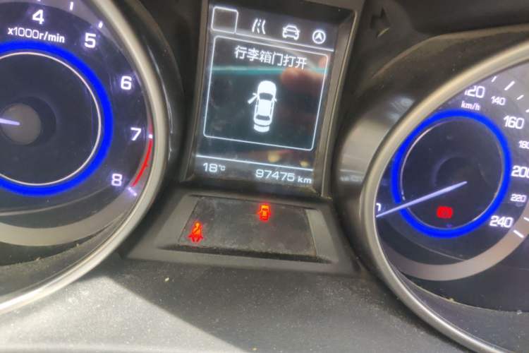 Used CHANGAN Eado 2016 1.6L Manual Fashion Edition Odometer Close Up