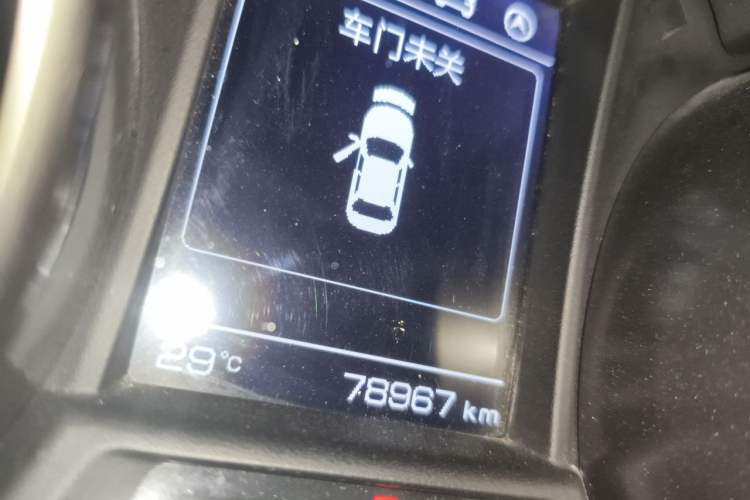 Used CHANGAN Eado 2016 1.6L Automatic Junku Model Odometer Close Up