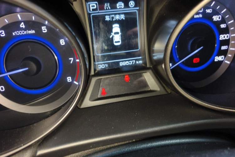 Used CHANGAN Eado 2016 1.6L Automatic Junku Model Odometer Close Up