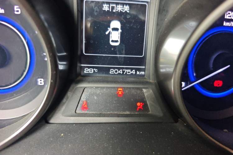 Used CHANGAN Eado 2016 1.6L Manual Junku Model Odometer Close Up