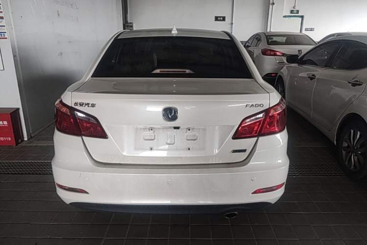 Used CHANGAN Eado 2016 1.6L Manual Fashion Edition Rear