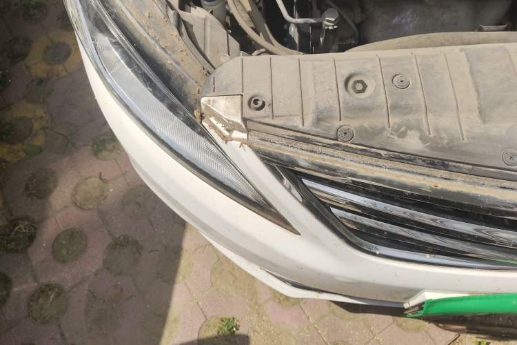 Used CHANGAN Eado 2016 1.6L Manual Fashion Edition Right Front Headlight