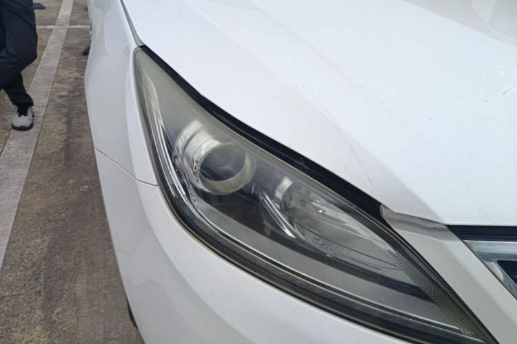 Used CHANGAN Eado 2016 1.6L Manual Fashion Edition Right Front Headlight