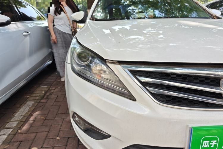 Used CHANGAN Eado 2016 1.6L Manual Fashion Edition Right Front Headlight