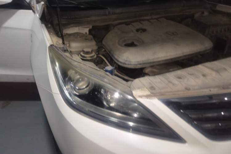 Used CHANGAN Eado 2016 1.6L Manual Fashion Edition Right Front Headlight