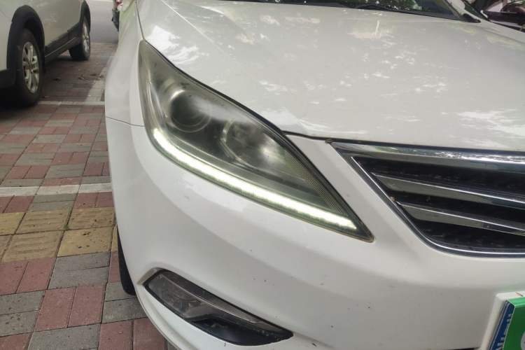Used CHANGAN Eado 2016 1.6L Manual Fashion Edition Right Front Headlight