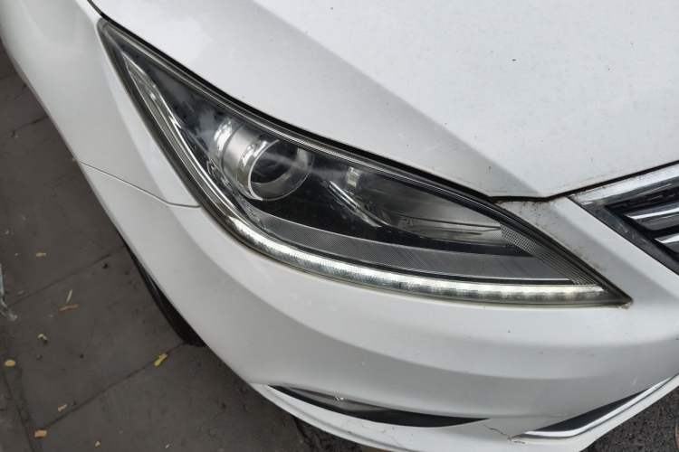 Used CHANGAN Eado 2016 1.6L Manual Fashion Edition Right Front Headlight