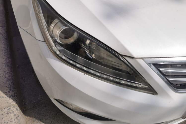 Used CHANGAN Eado 2016 1.6L Manual Fashion Edition Right Front Headlight