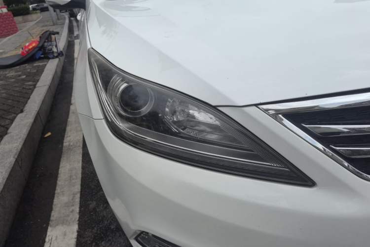 Used CHANGAN Eado 2016 1.6L Manual Fashion Edition Right Front Headlight