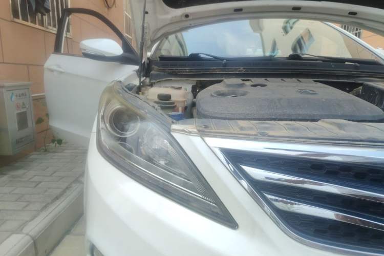 Used CHANGAN Eado 2016 1.6L Manual Fashion Edition Right Front Headlight