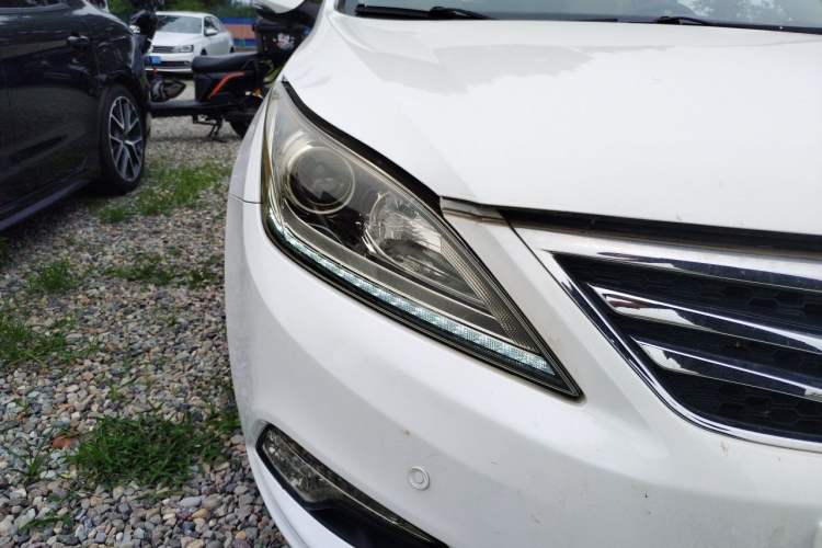 Used CHANGAN Eado 2016 1.6L Manual Fashion Edition Right Front Headlight