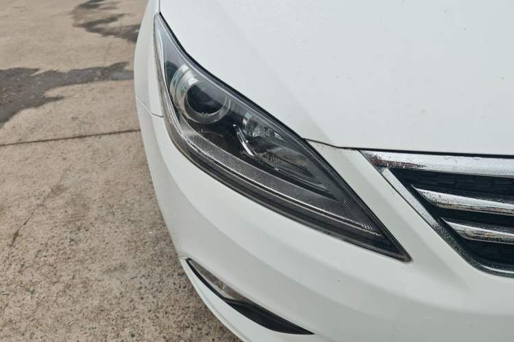 Used CHANGAN Eado 2016 1.6L Manual Fashion Edition Right Front Headlight