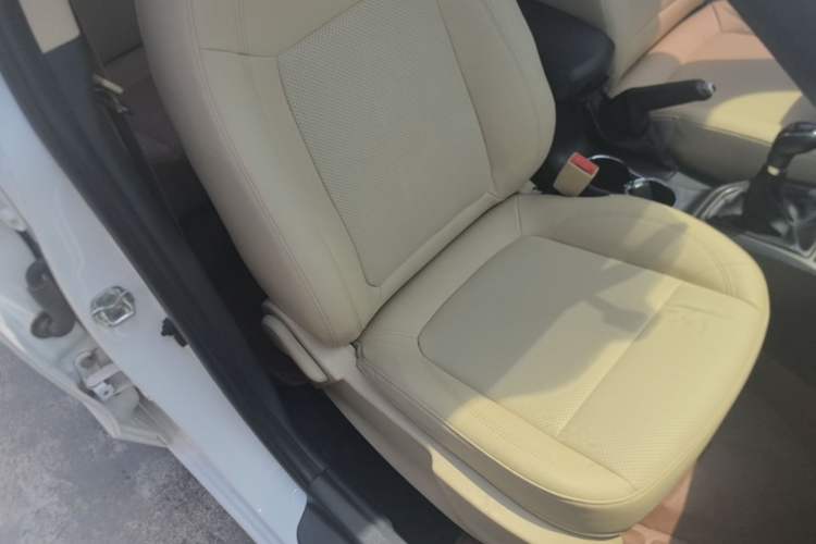 Used CHANGAN Eado 2016 1.6L Manual Fashion Edition Right Front Seat