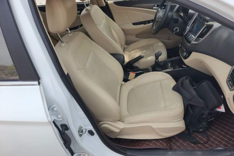Used CHANGAN Eado 2016 1.6L Manual Fashion Edition Right Front Seat