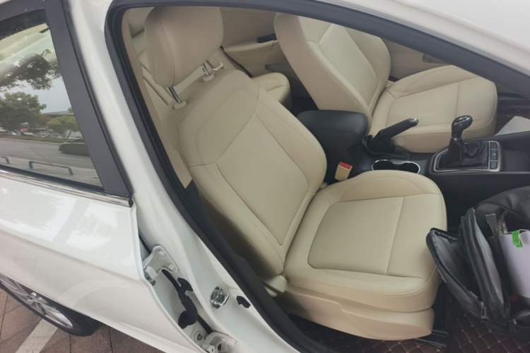 Used CHANGAN Eado 2016 1.6L Manual Fashion Edition Right Front Seat
