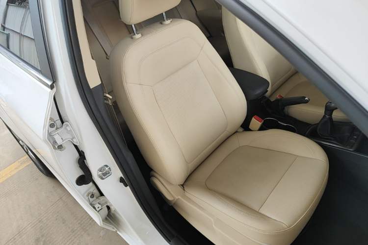 Used CHANGAN Eado 2016 1.6L Manual Fashion Edition Right Front Seat