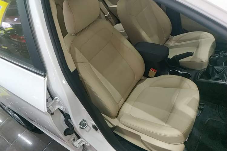 Used CHANGAN Eado 2016 1.6L Manual Fashion Edition Right Front Seat
