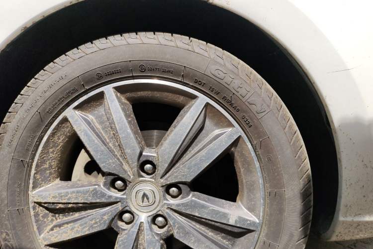 Used CHANGAN Eado 2016 1.6L Manual Fashion Edition Right Front Wheel Hub