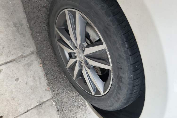 Used CHANGAN Eado 2016 1.6L Manual Fashion Edition Right Front Wheel Hub