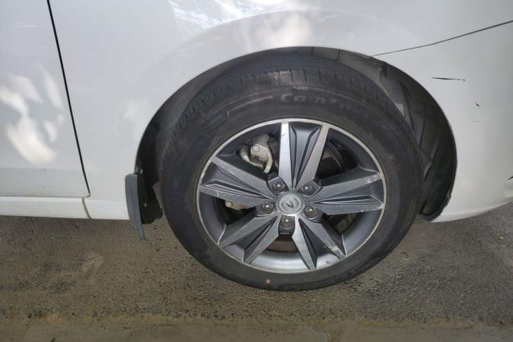 Used CHANGAN Eado 2016 1.6L Manual Fashion Edition Right Front Wheel Hub