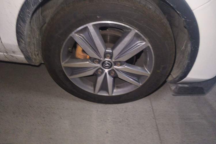 Used CHANGAN Eado 2016 1.6L Automatic Junku Model Right Front Wheel Hub