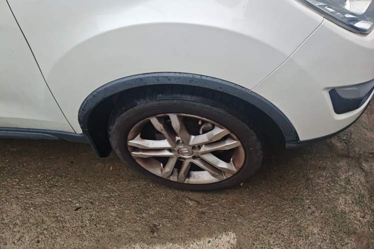 Used CHANGAN Eado 2016 1.6L Manual CarHome Custom Edition China IV Standard Right Front Wheel Hub