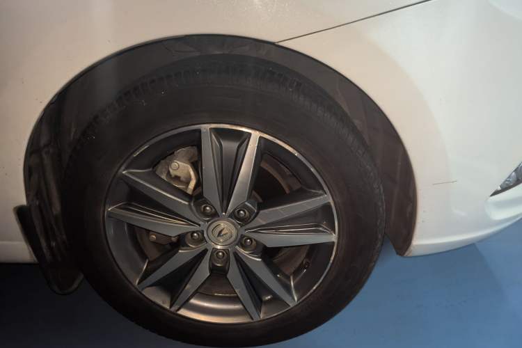 Used CHANGAN Eado 2016 1.6L Automatic Trend Model Right Front Wheel Hub