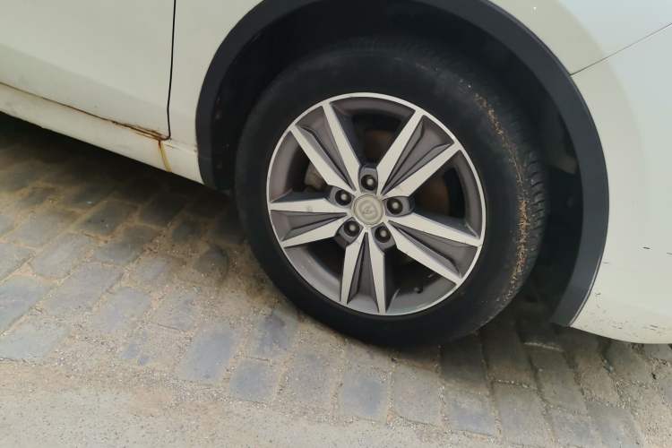 Used CHANGAN Eado 2016 1.6L Automatic Junku Model Right Front Wheel Hub