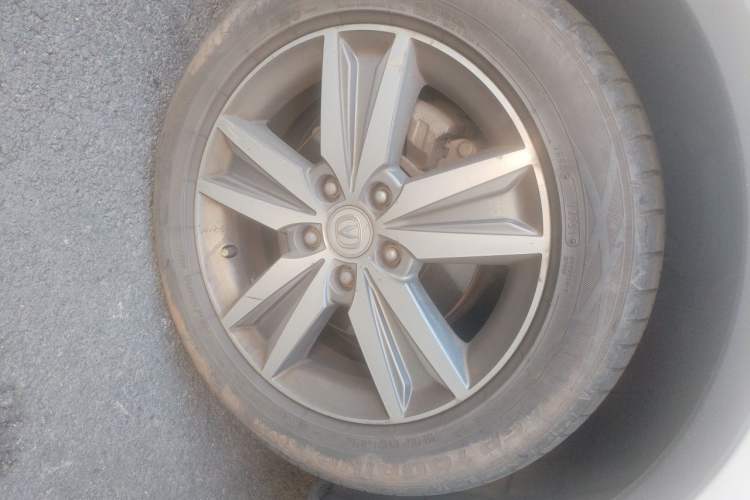 Used CHANGAN Eado 2016 1.6L Automatic Junku Model Right Front Wheel Hub