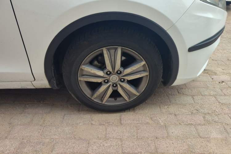 Used CHANGAN Eado 2016 1.6L Manual Junku Model Right Front Wheel Hub
