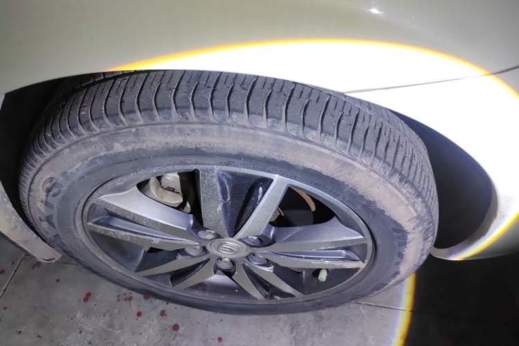 Used CHANGAN Eado 2016 1.6L Manual Fashion Edition Right Front Wheel Hub