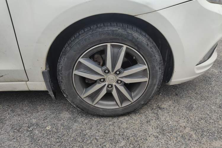 Used CHANGAN Eado 2016 1.6L Manual Fashion Edition Right Front Wheel Hub
