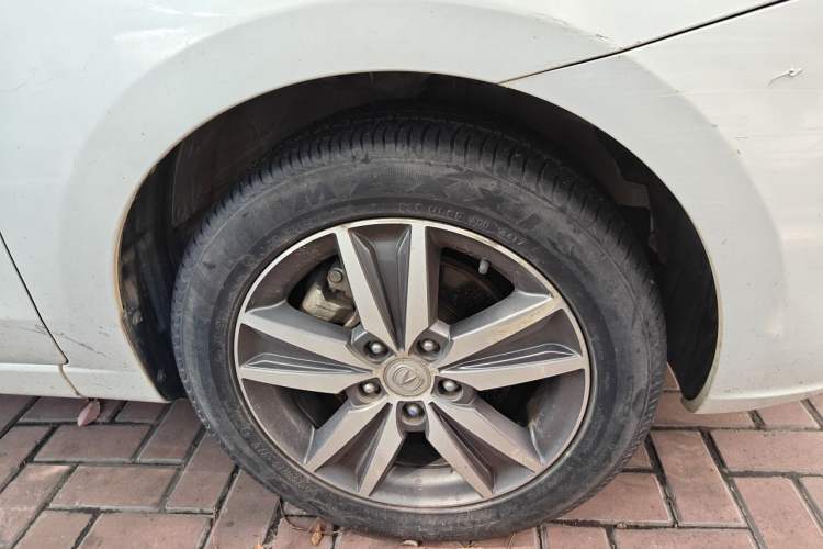 Used CHANGAN Eado 2016 1.6L Manual Fashion Edition Right Front Wheel Hub