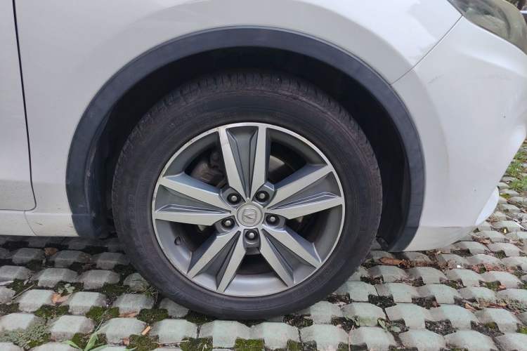 Used CHANGAN Eado 2016 1.6L Automatic - Autohome Custom Edition - China V Standard Right Front Wheel Hub