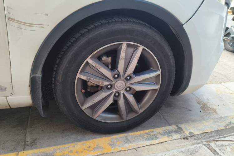 Used CHANGAN Eado 2016 1.6L Manual Junku Model Right Front Wheel Hub