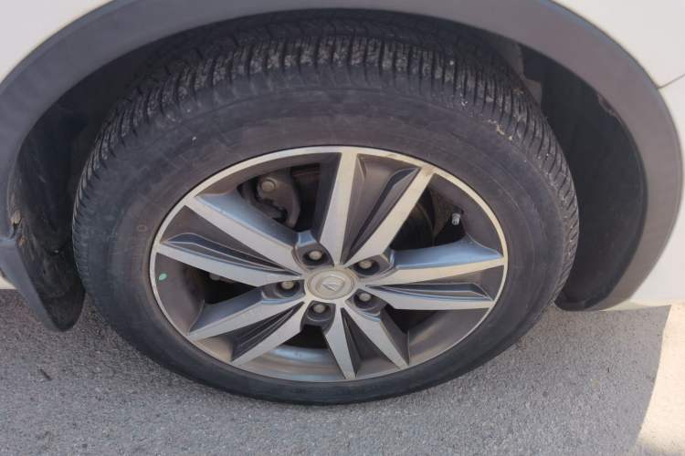 Used CHANGAN Eado 2016 1.6L Manual Junku Model Right Front Wheel Hub