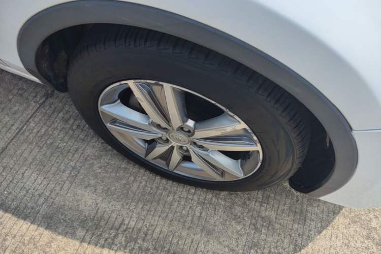 Used CHANGAN Eado 2016 1.6L Automatic Junku Model Right Front Wheel Hub