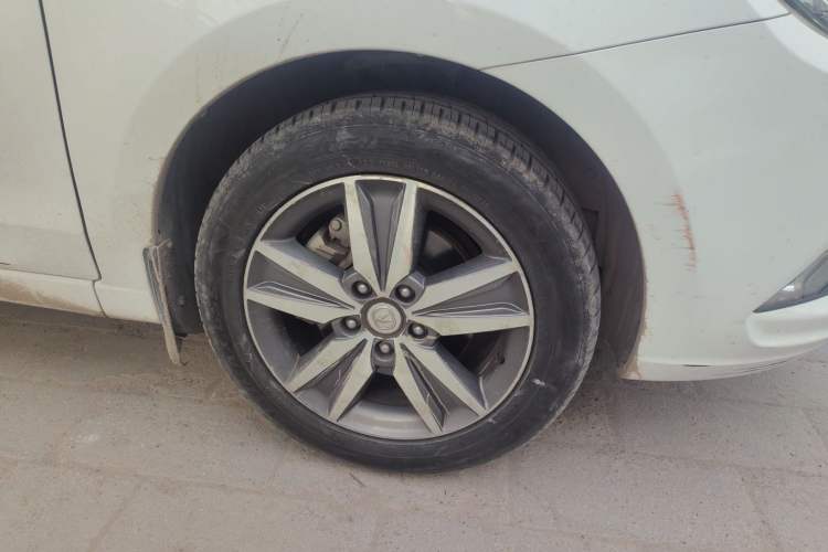 Used CHANGAN Eado 2016 Blue Motion 1.6L Manual Navigation Model Right Front Wheel Hub