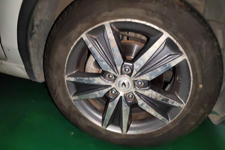 Used CHANGAN Eado 2016 1.6L Manual Junku Model Right Front Wheel Hub