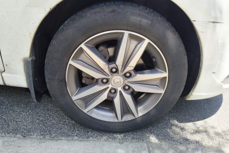 Used CHANGAN Eado 2016 1.6L Manual Fashion Edition Right Front Wheel Hub