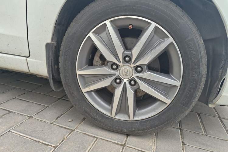 Used CHANGAN Eado 2016 1.6L Automatic Trend Model Right Front Wheel Hub