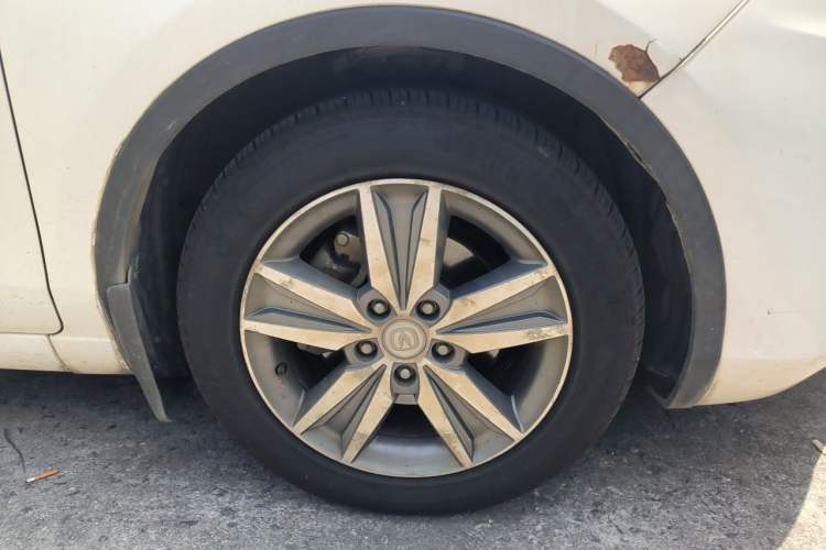 Used CHANGAN Eado 2016 1.6L Manual Junku Model Right Front Wheel Hub