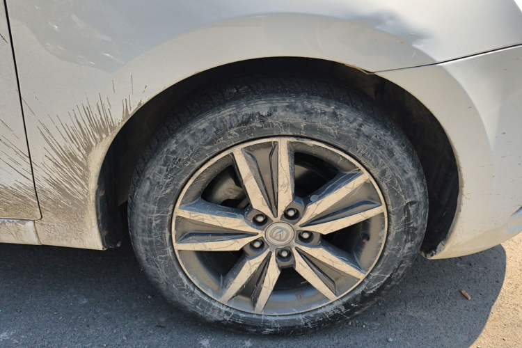 Used CHANGAN Eado 2016 1.6L Manual Fashion Edition Right Front Wheel Hub