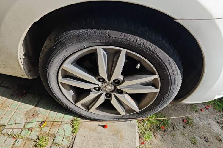 Used CHANGAN Eado 2016 1.6L Manual Fashion Edition Right Front Wheel Hub