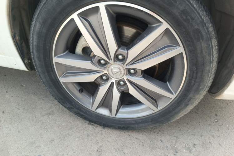 Used CHANGAN Eado 2016 1.6L Automatic Trend Model Right Front Wheel Hub