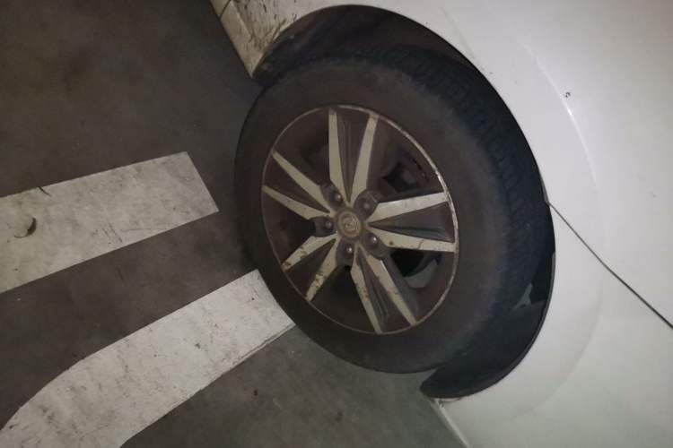 Used CHANGAN Eado 2016 1.6L Manual Fashion Edition Right Front Wheel Hub